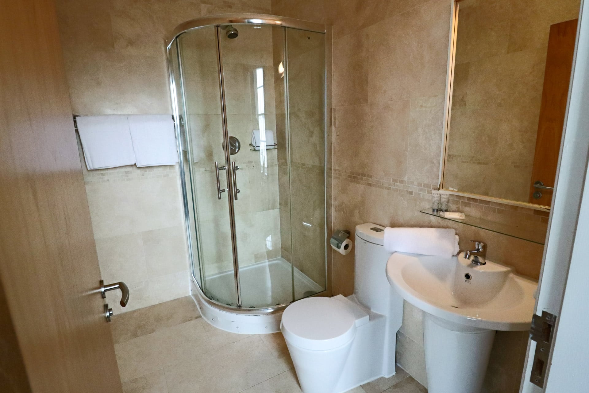 View of the Jackson Court Hotel bathroom in the rooms